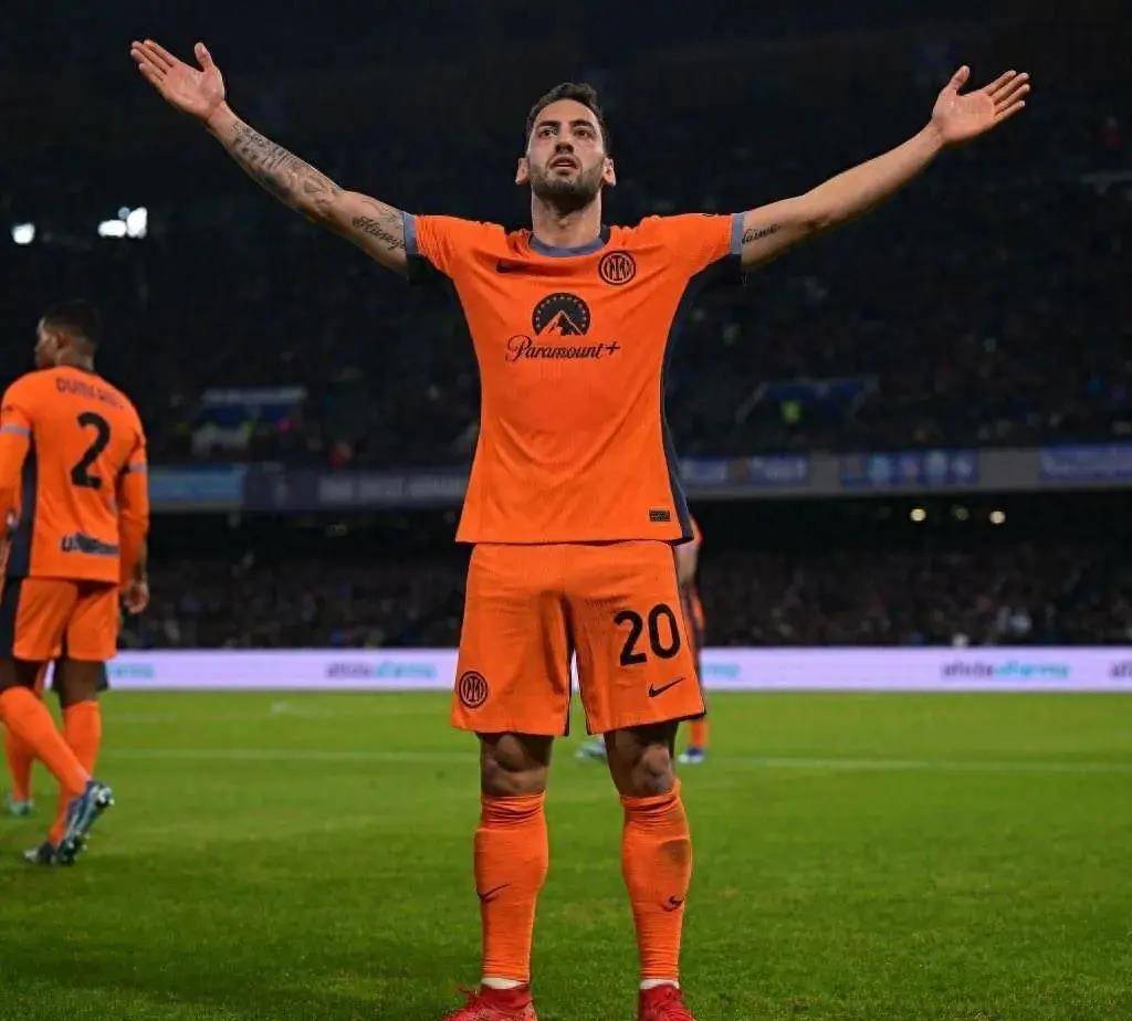 包含乌迪内斯客场惜败国际米兰，积分遭受打击的词条