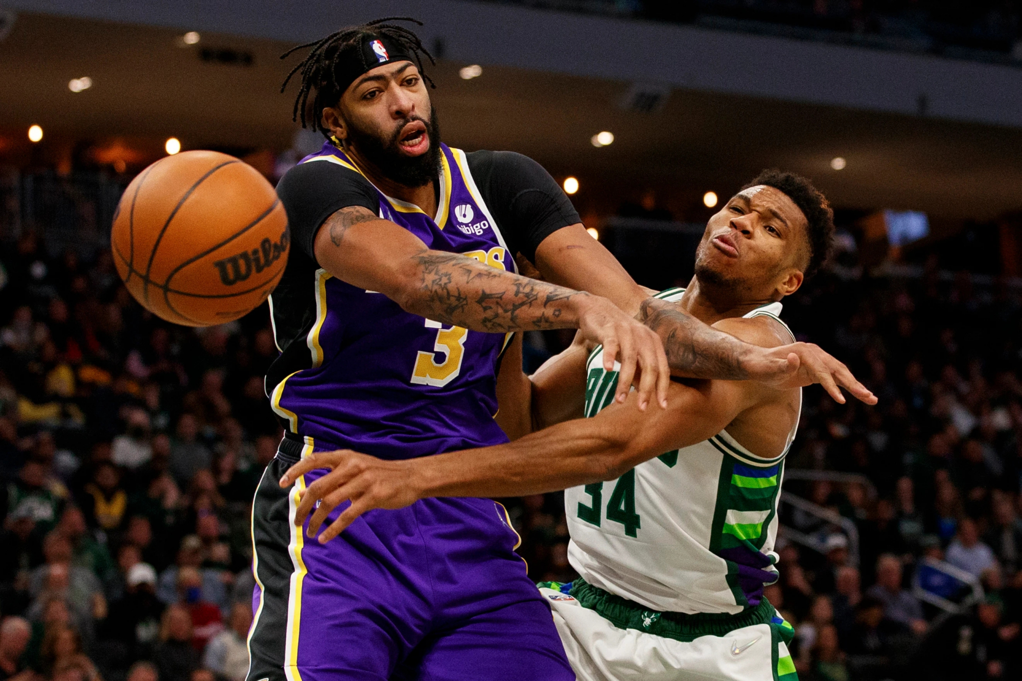 包含雄鹿主场大胜,击败太阳连胜领先东部联盟的词条 包含雄鹿主场大胜,击败太阳连胜领先东部联盟的词条