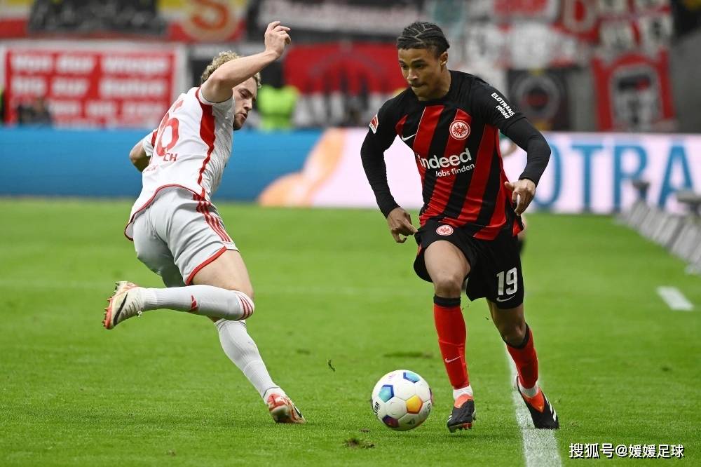 包含柏林赫塔球员接受训练，力争保持良好状态的词条