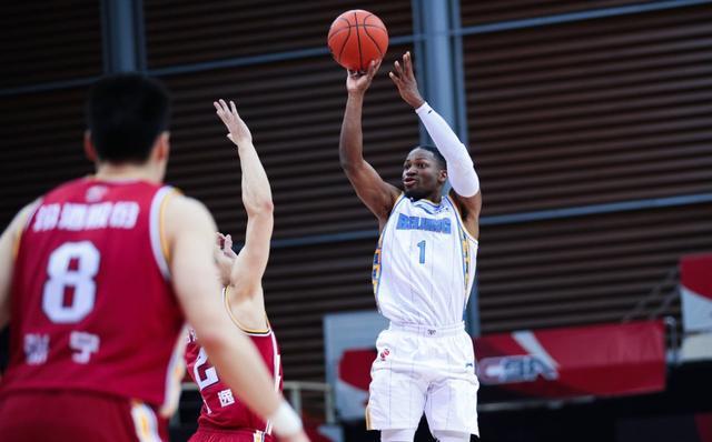 山西队在最新一场胜利中展现出色发挥