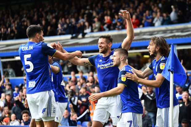 伯明翰城主场不敌对手，陷入连败