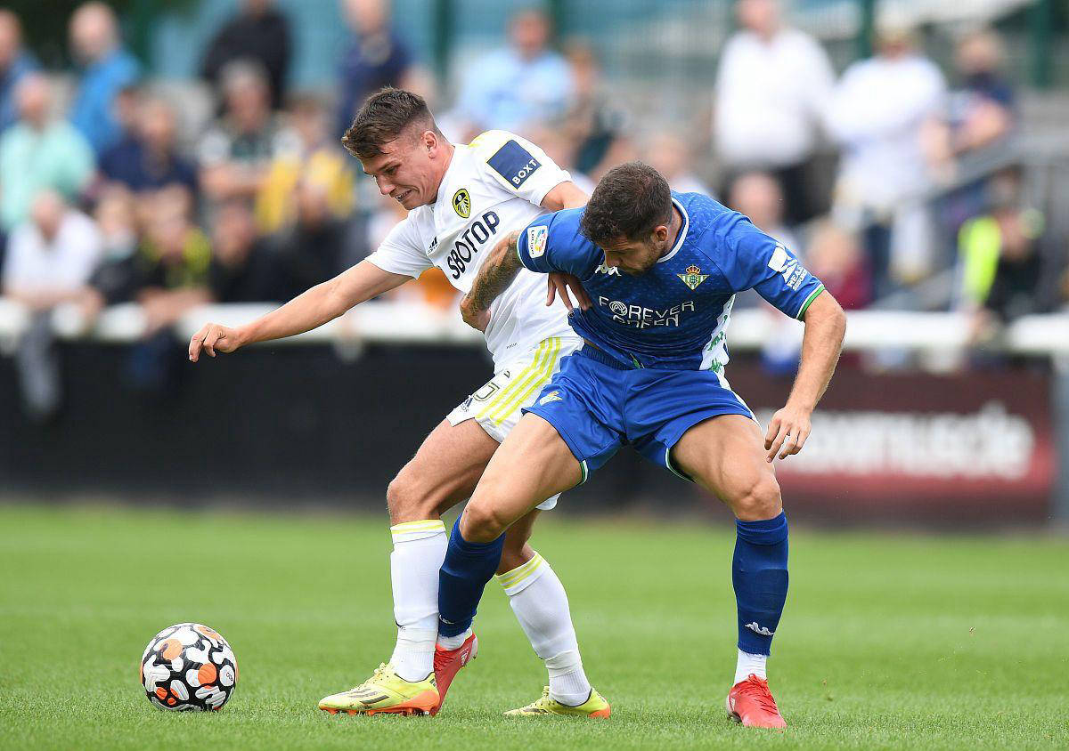 伯明翰城主场不敌对手，陷入连败