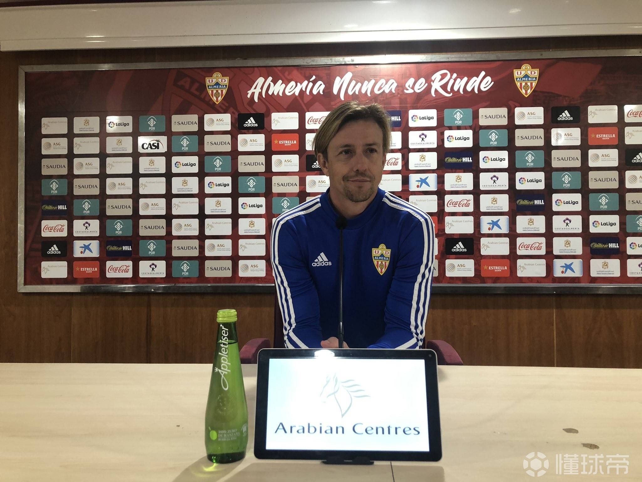 阿尔梅里亚门将神勇，帮助球队守住胜利