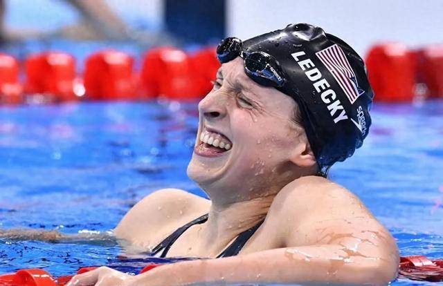 西班牙游泳选手连续两场破纪录