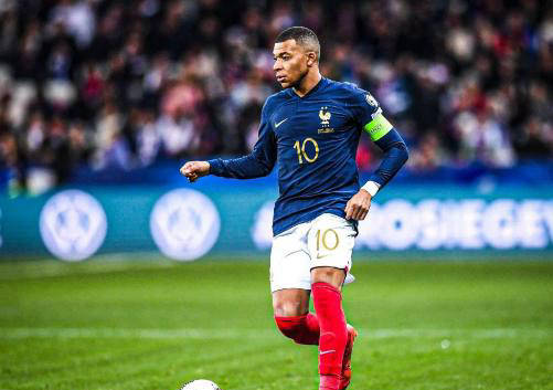 顶级防线，胜负关键在于精准射门，长度个字的简单介绍