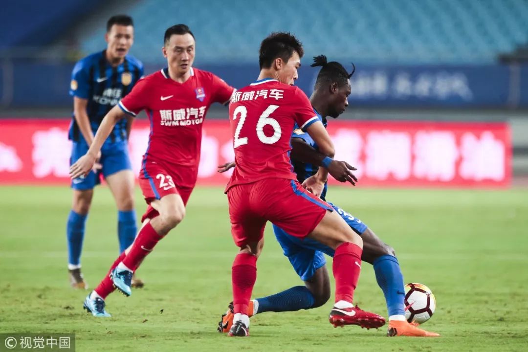 重庆斯威惨败江苏苏宁，主场失利的简单介绍