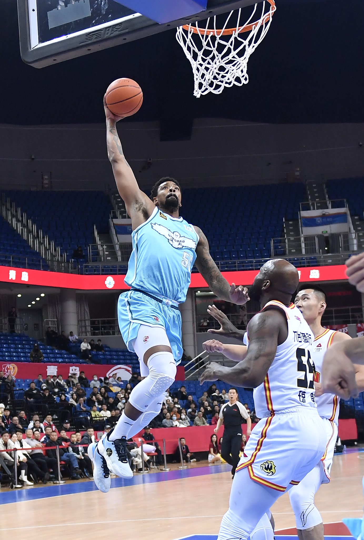 包含青岛男篮遭受吉林队逆转，遭遇两连败！的词条