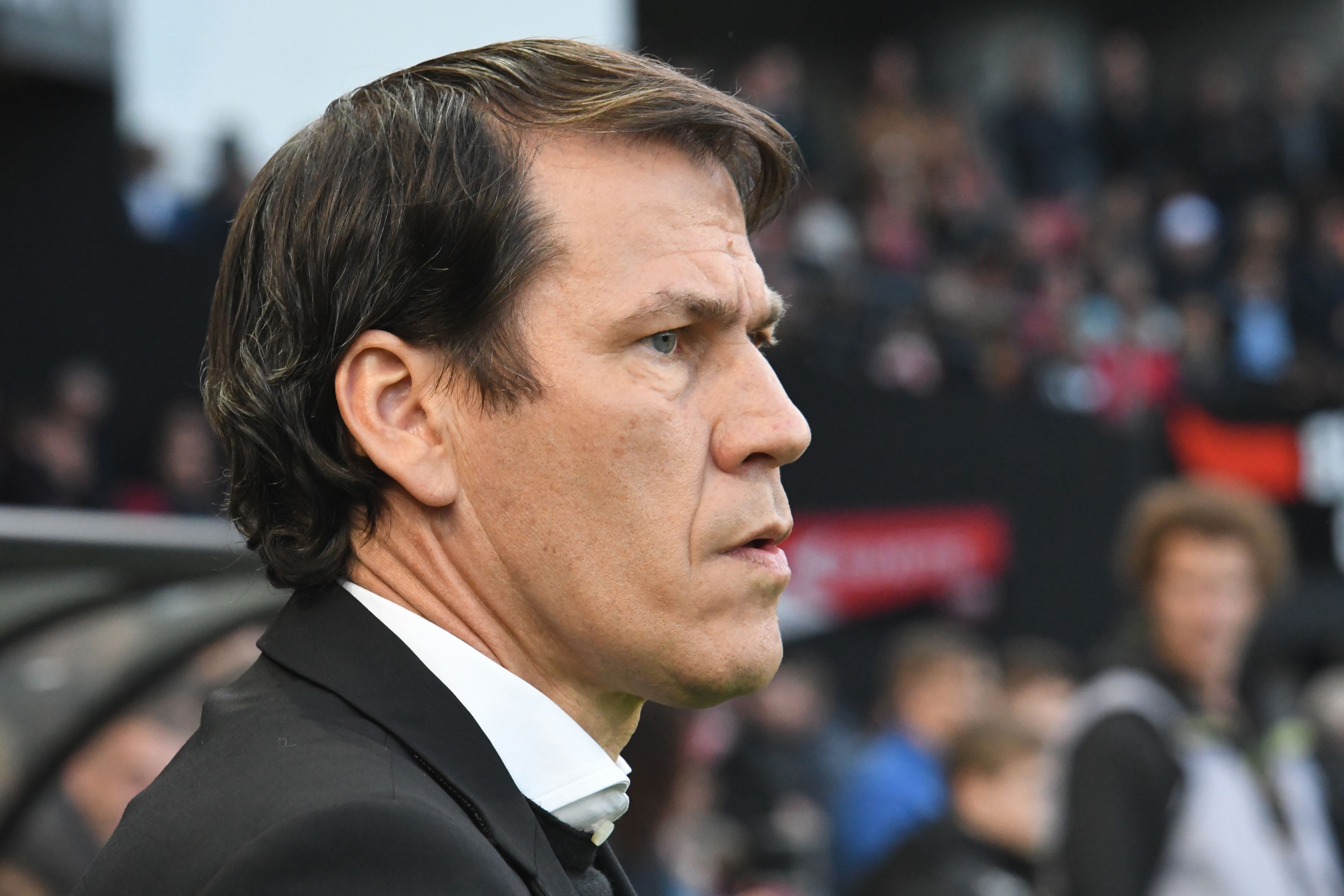 甘冈遭遇困难，法甲竞争愈加激烈