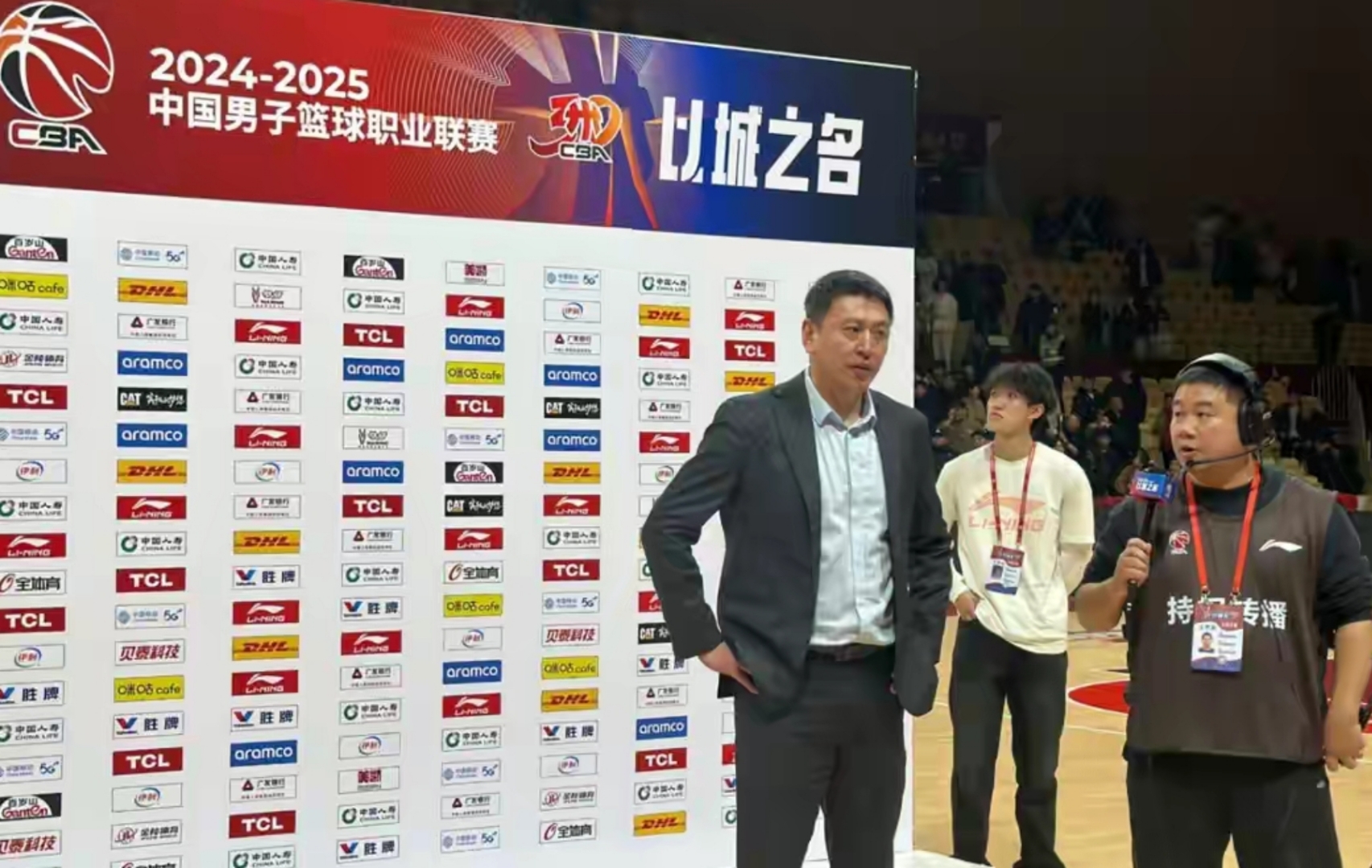 巨大压力！球队血拼争夺奖杯实力角逐