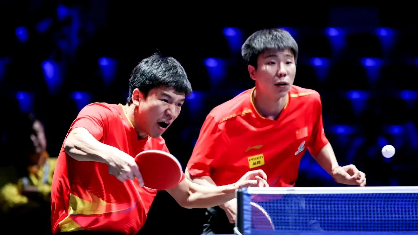 双人搭档共商冠军，默契配合