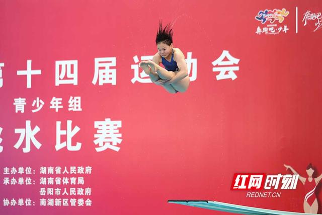 欧洲选手实现跳水双冠王壮举