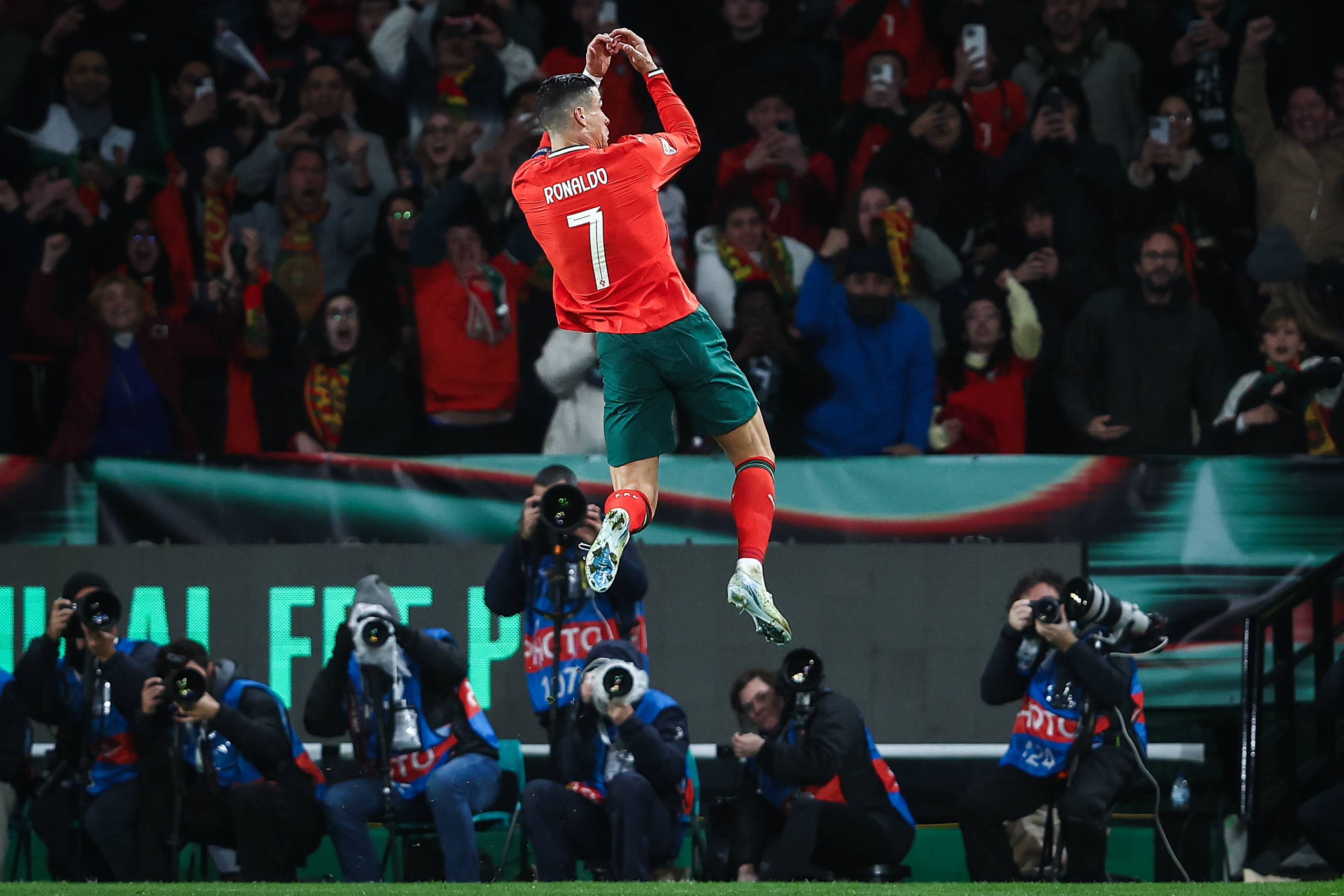 欧国联比赛即将举行，球队备战士气高涨备战进行中的简单介绍