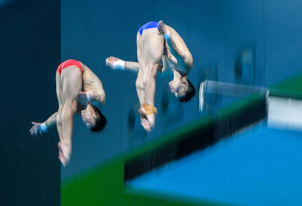 中国选手包揽跳水比赛金银铜