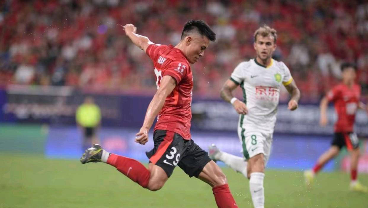 上海上港客场比不敌北京中赫国安，遭遇两连败