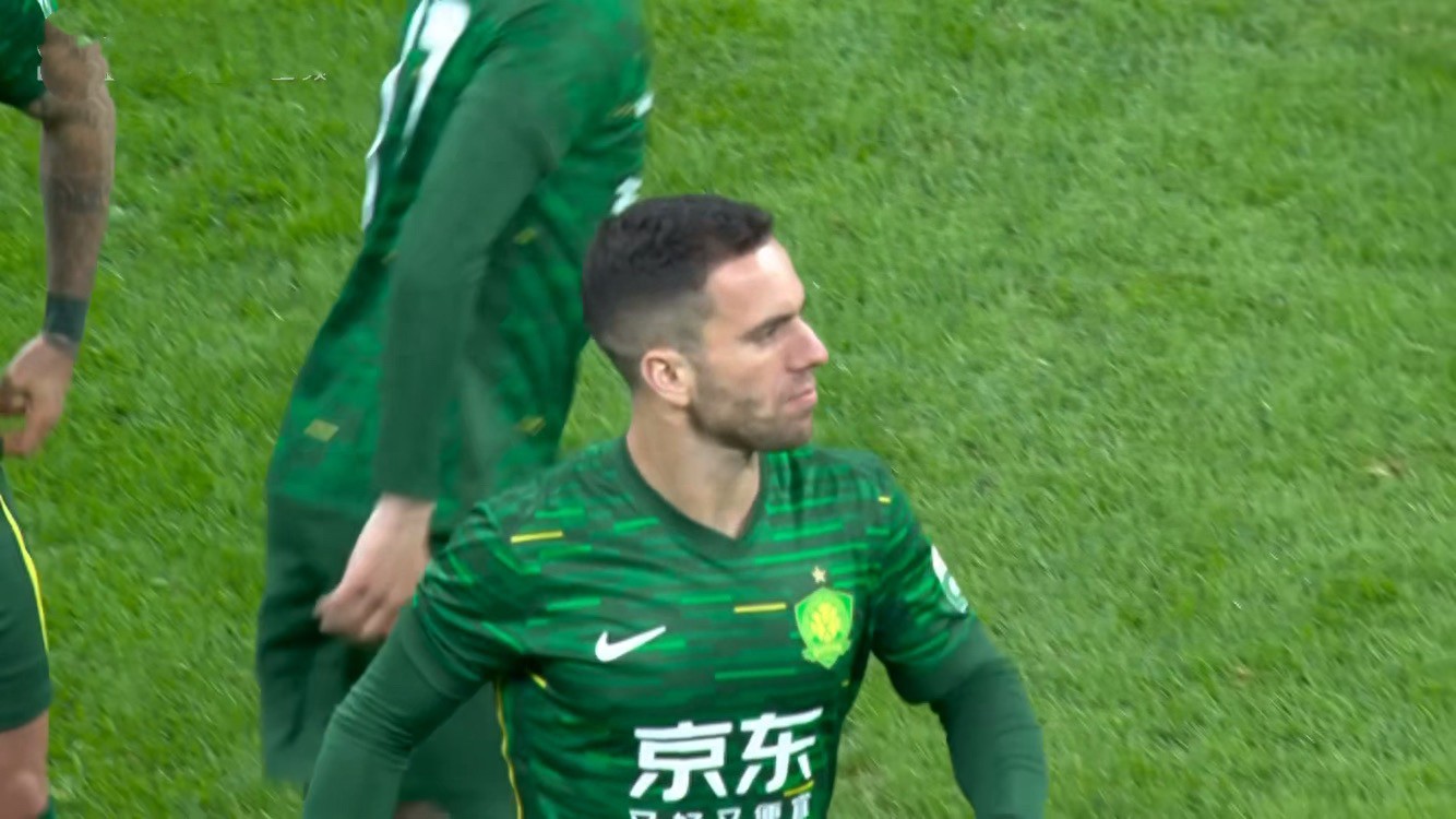 关于广州富力主场战平北京中赫国安，取得关键一分的信息