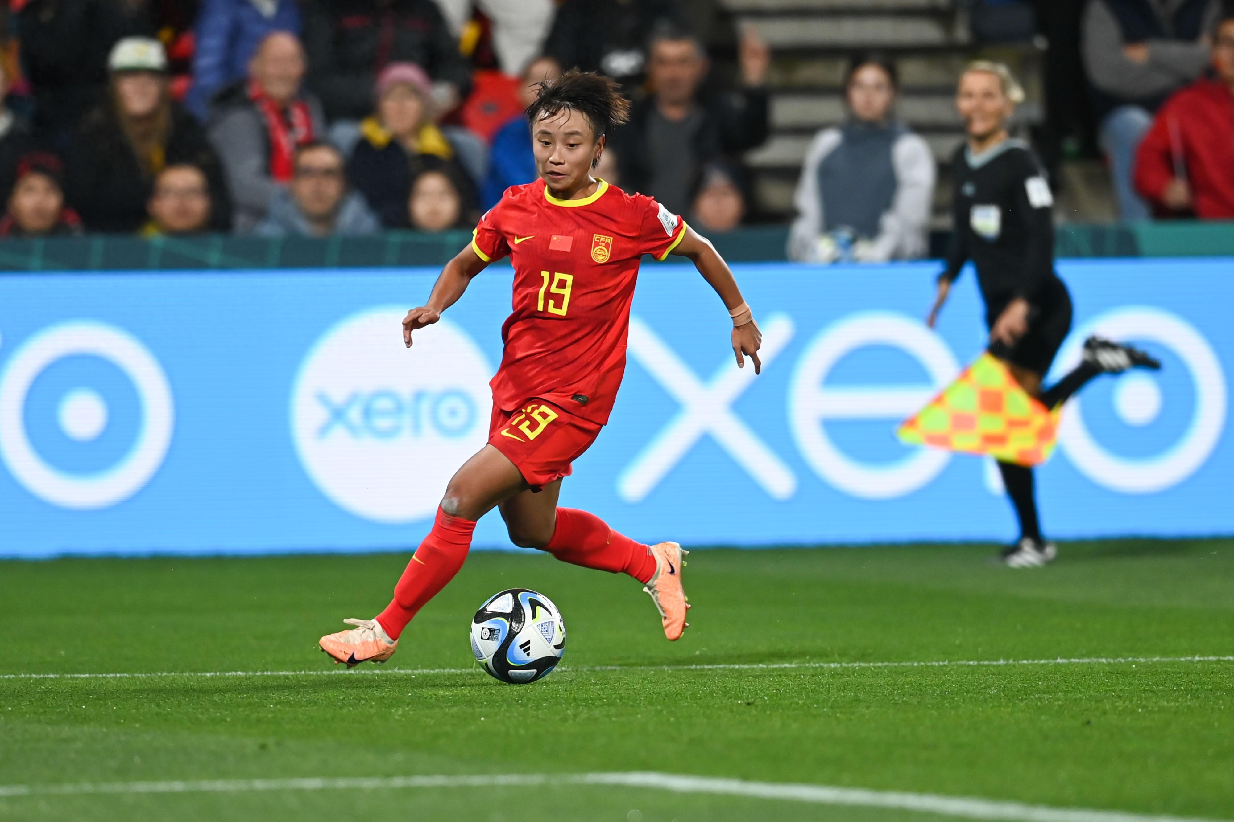 澳大利亚女足惊险获胜，晋级决赛