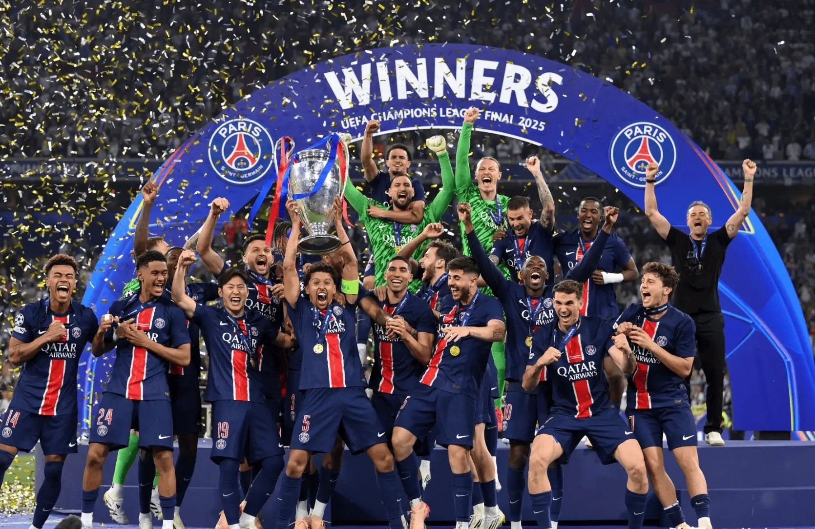 法国代表队在比赛中获得亚军