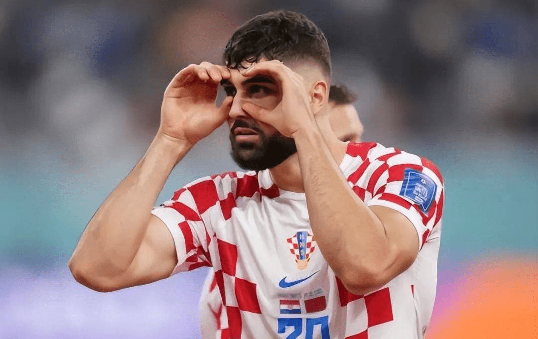 关于欧预赛:球队磨炼技术,备战克服困难,迎接挑战的信息 关于欧预赛:球队磨炼技术,备战克服困难,迎接挑战的信息