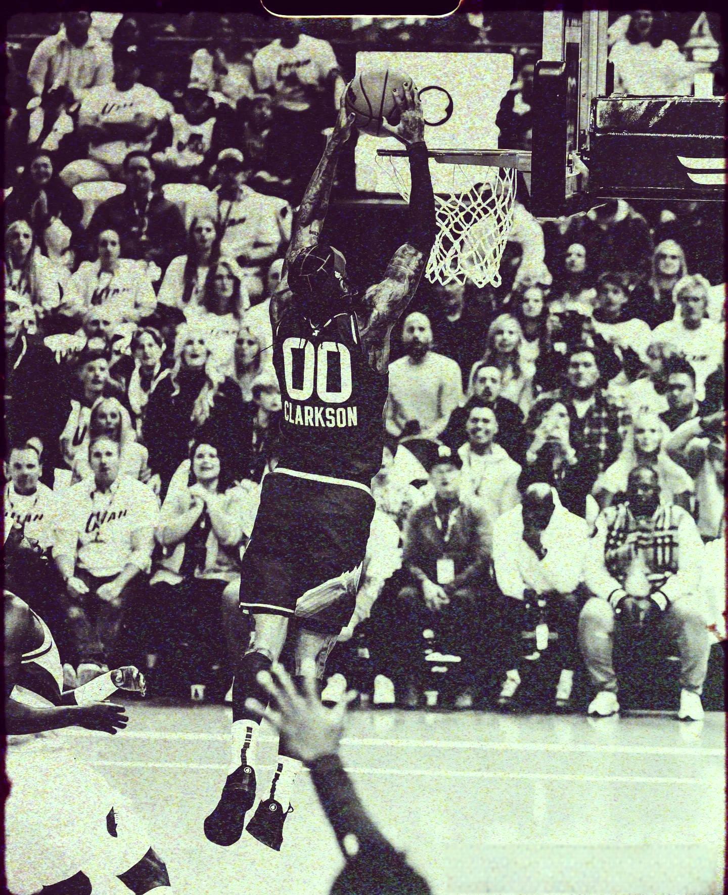 爵士队核心球员发挥不稳定，影响球队整体表现