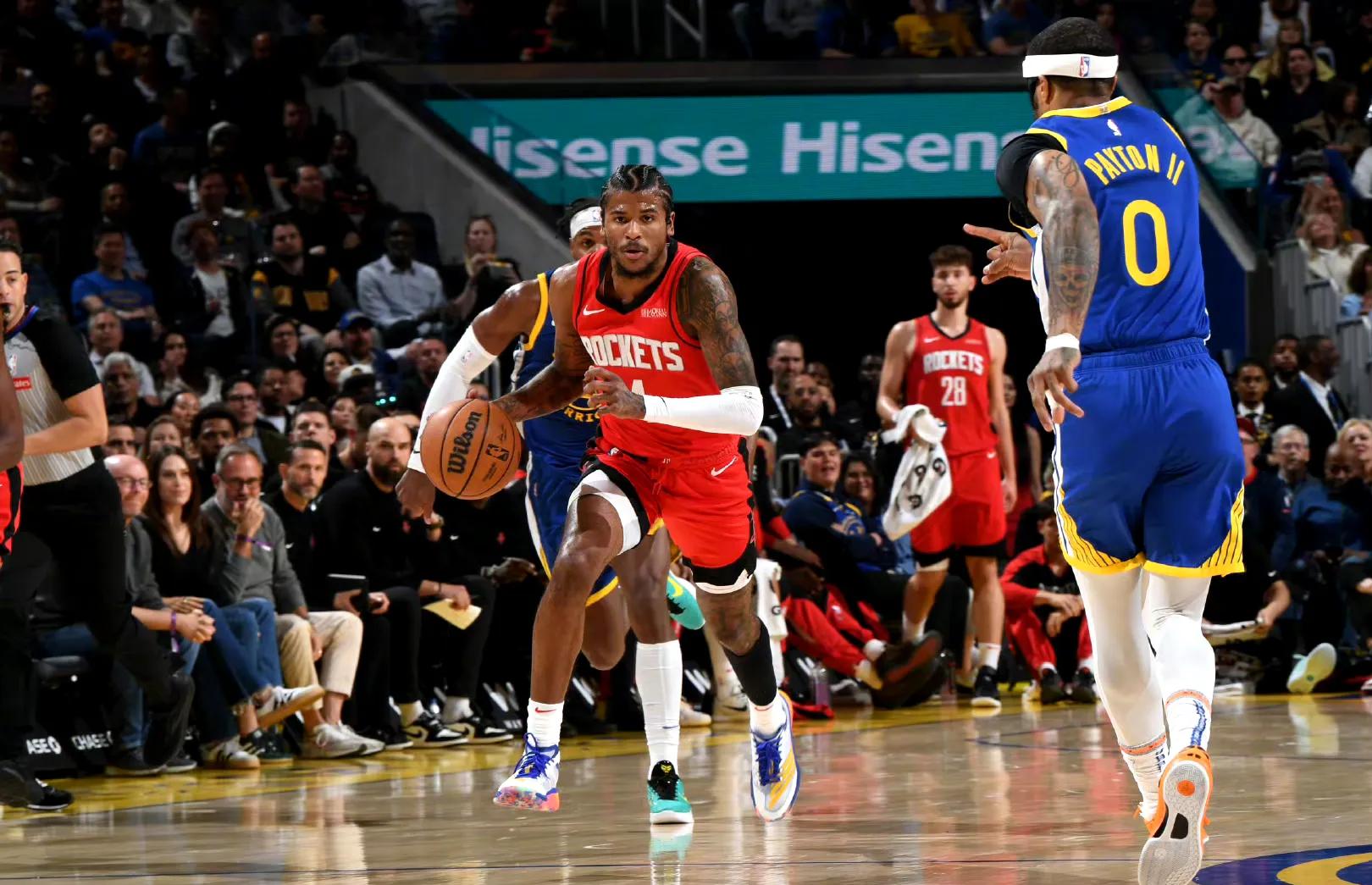 关于火箭队再度击败开拓者，领先2-0的信息