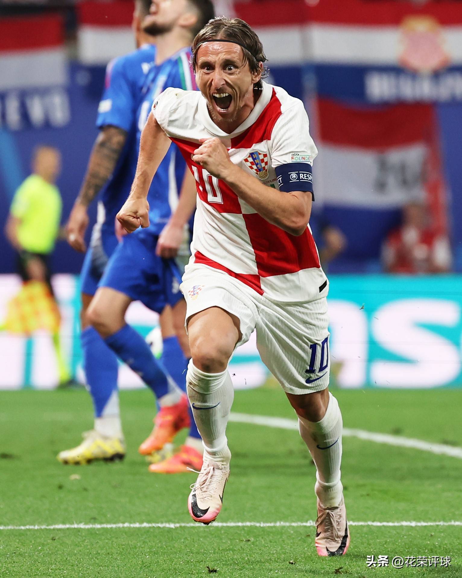 包含克罗地亚队不敌苏格兰，欧洲杯小组赛晋级存疑的词条
