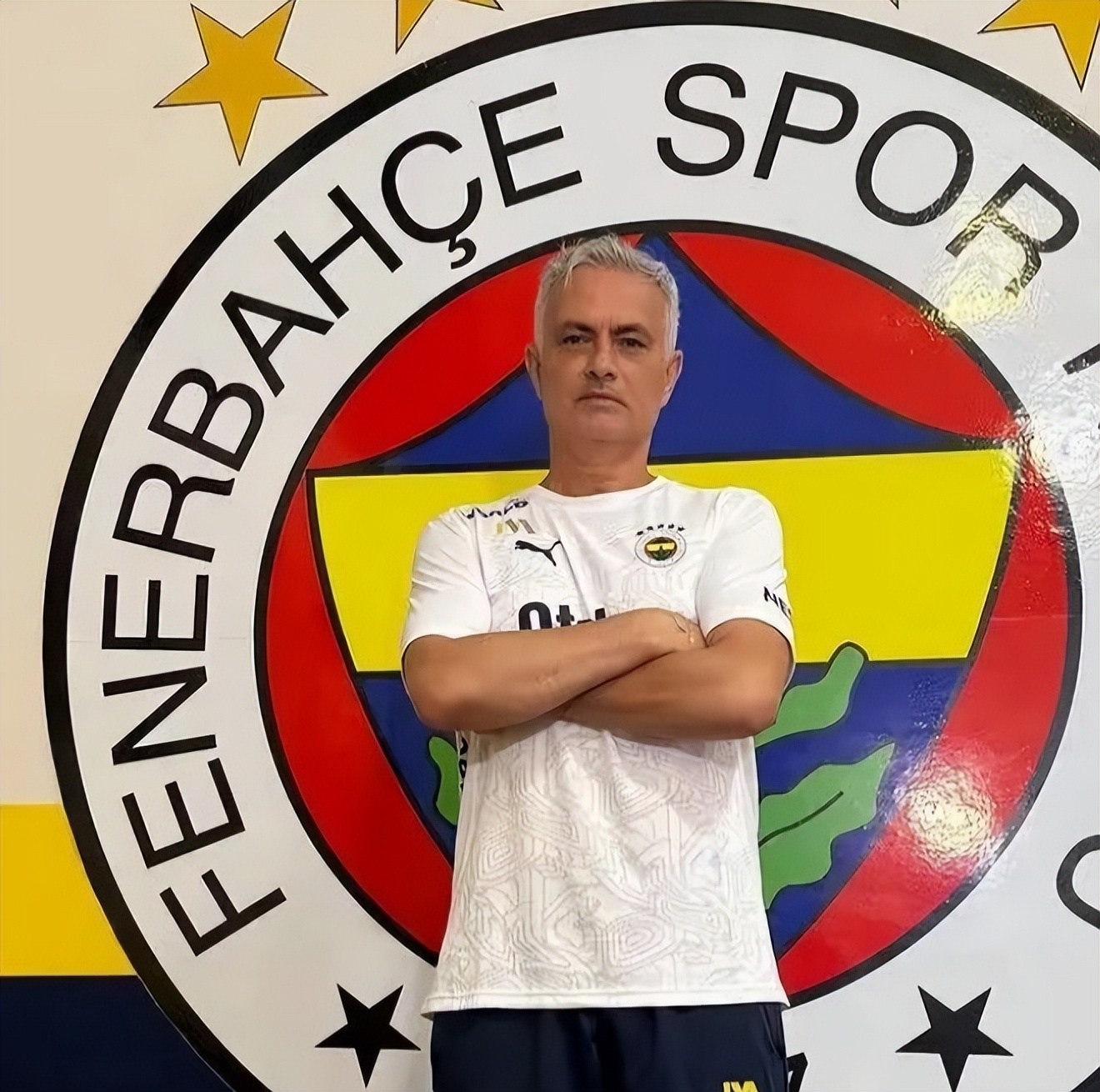 穆里尼奥战队惨败，无缘欧冠晋级