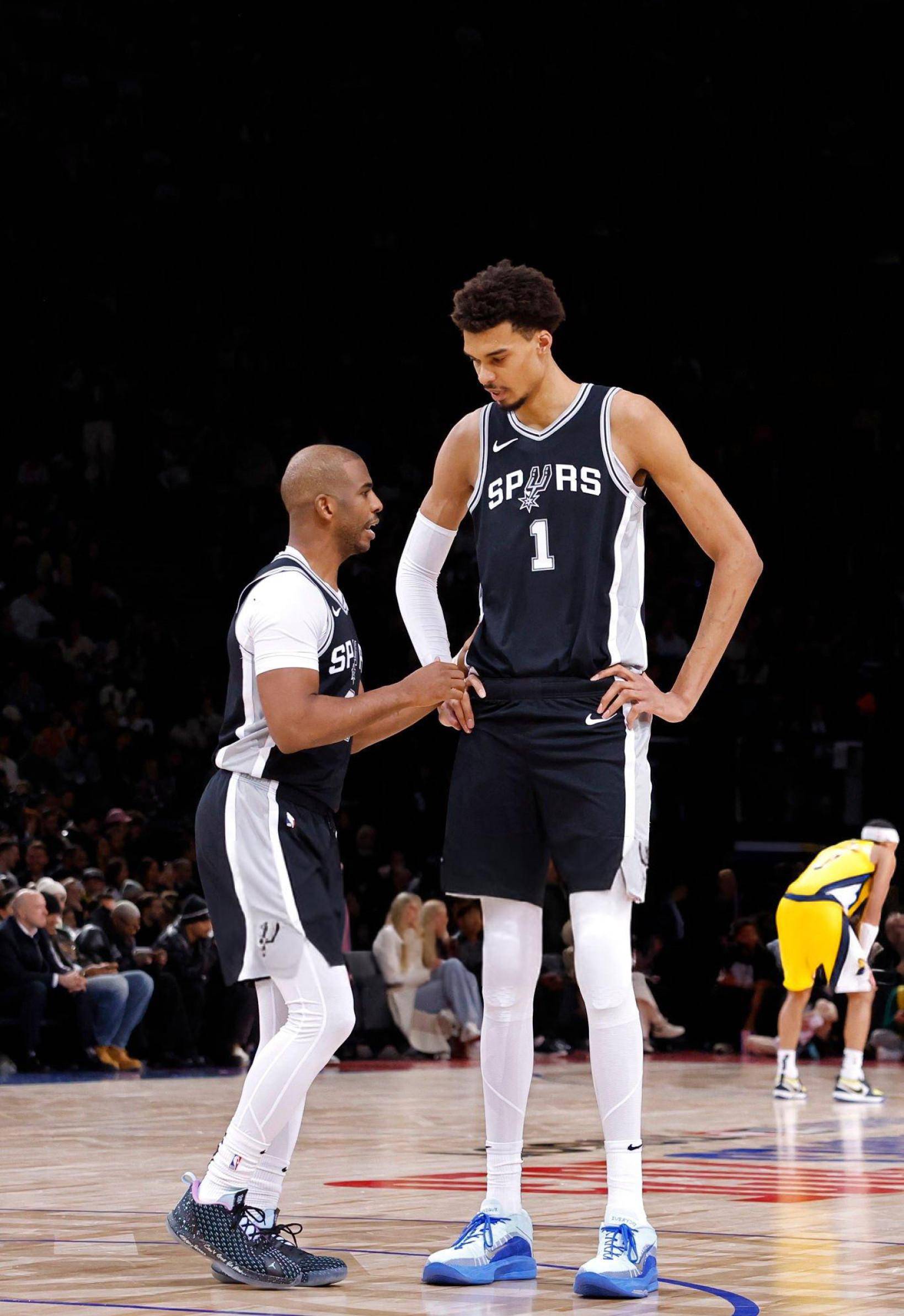 马刺主场大胜步行者，率先晋级西部决赛